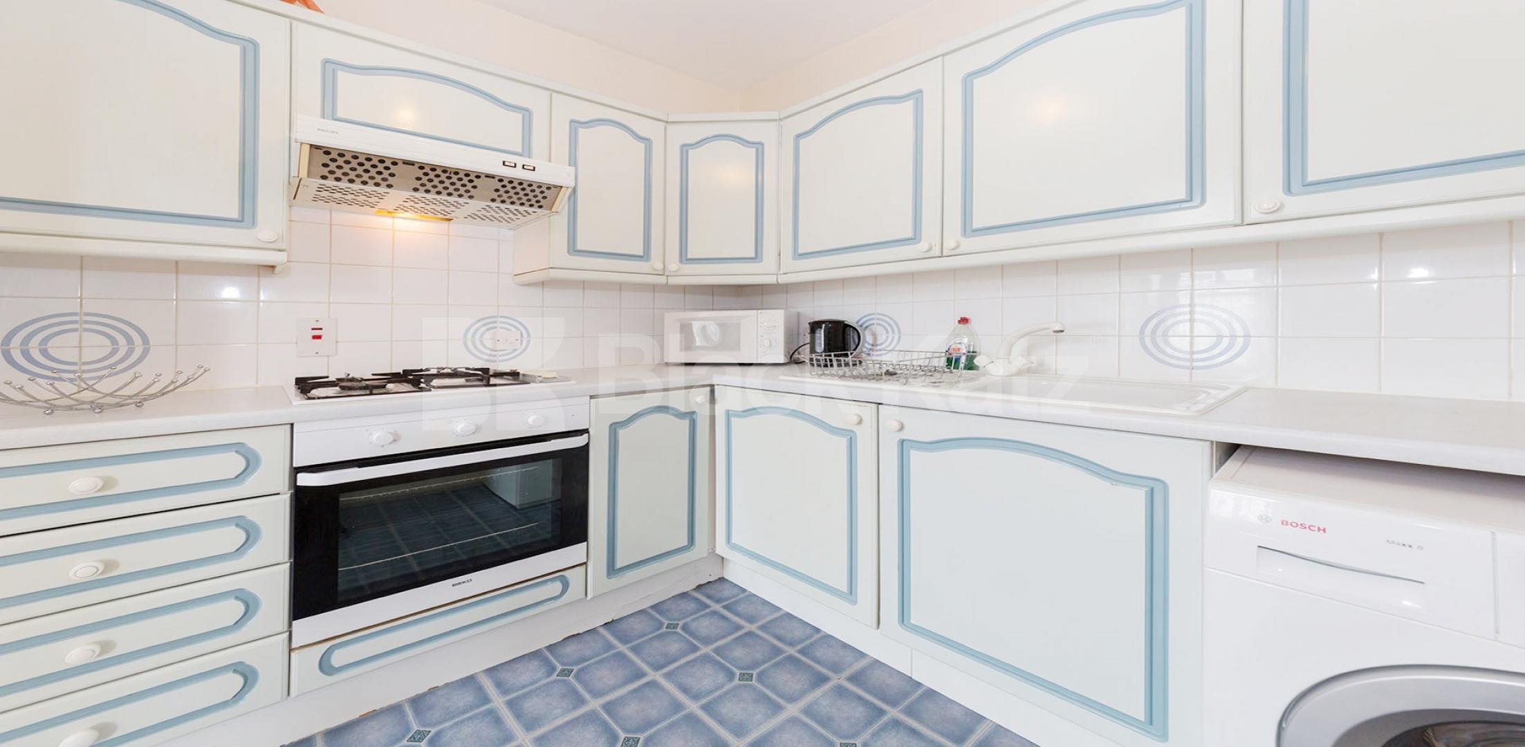 			UNDER OFFER , Studio Apartment, 1 bath, 1 reception Flat			 Sinclair Road, SHEPHERDS BUSH